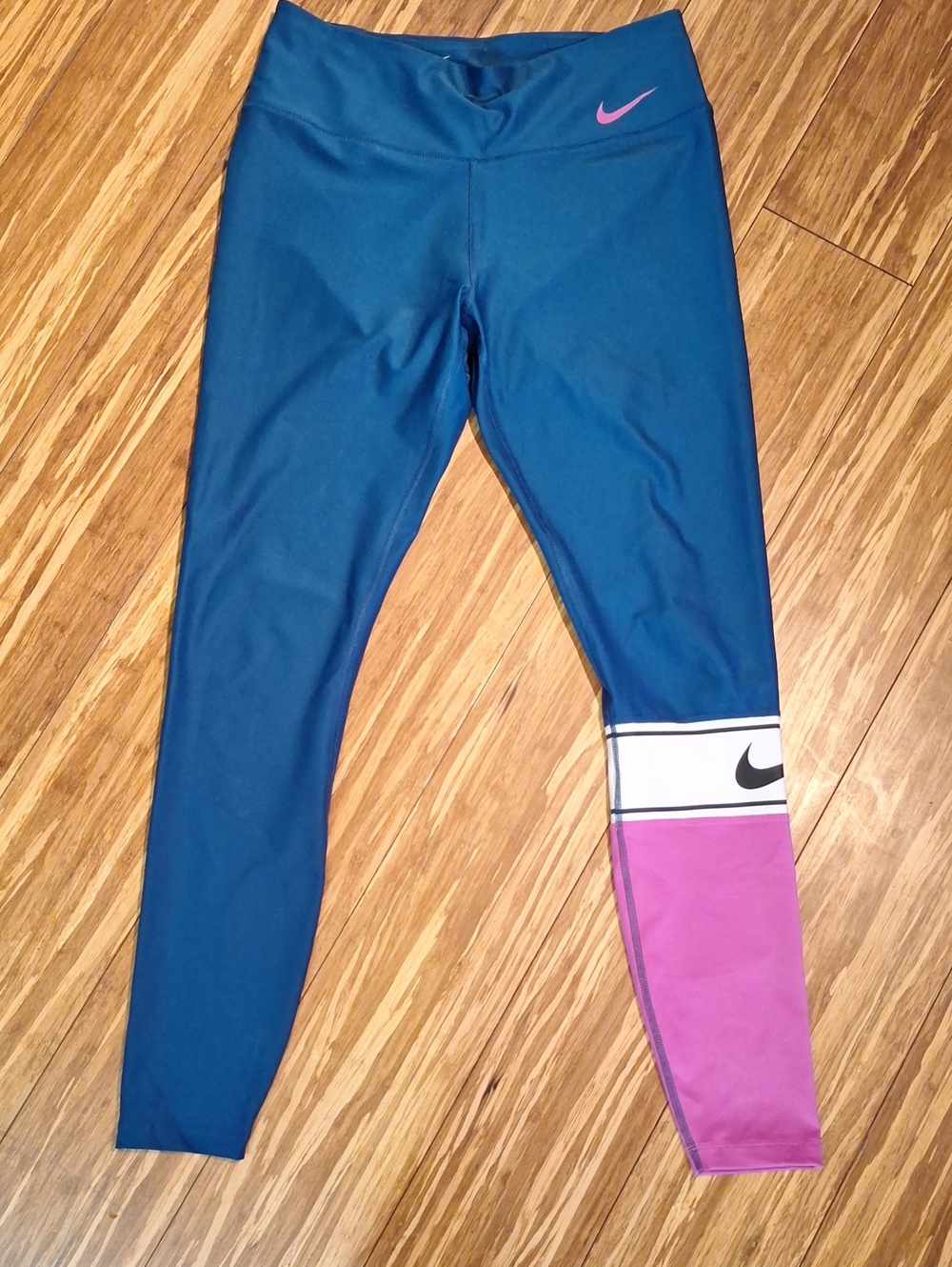 Nike Womens Medium Dri-fit Leggings NWOT